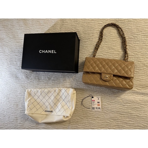 COPY - CHANEL CLASSIC DOUBLE FLAP MEDIUM CAVIAR LEATHER - LIKE NEW CONDITION - Picture 15 of 16
